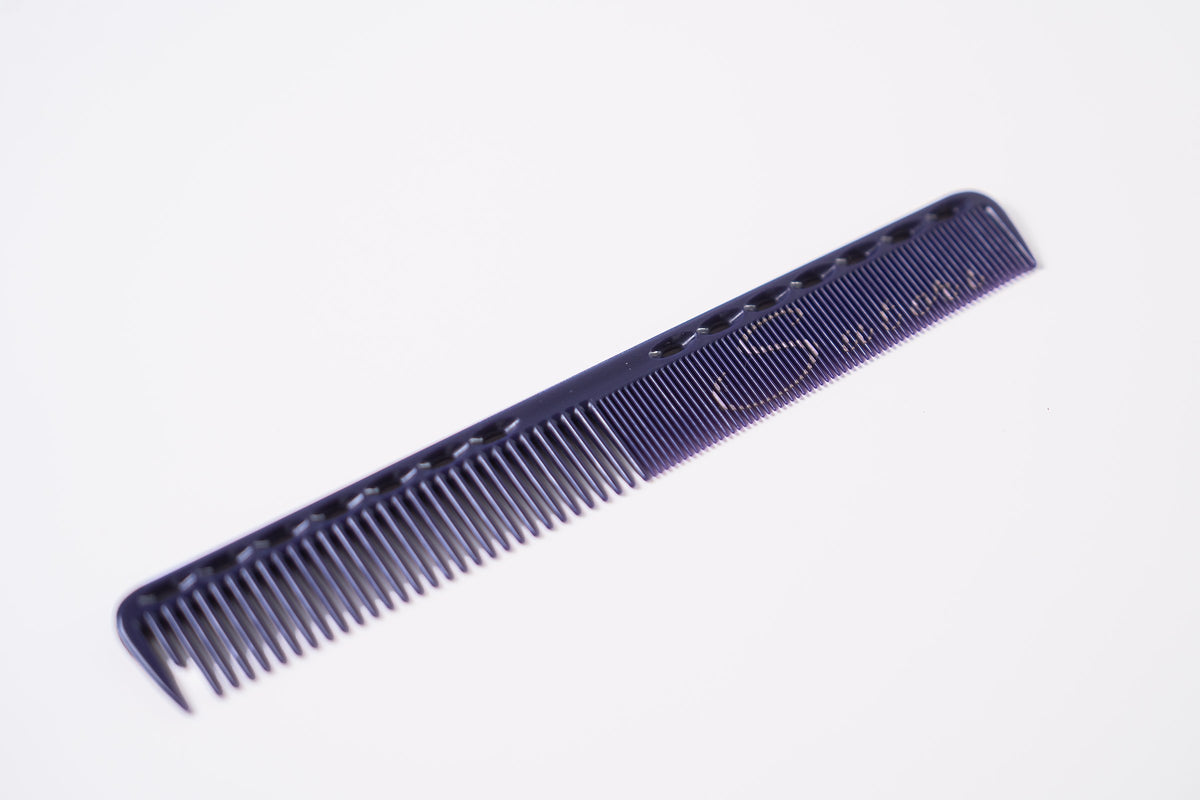 Sutori cutting comb in purple