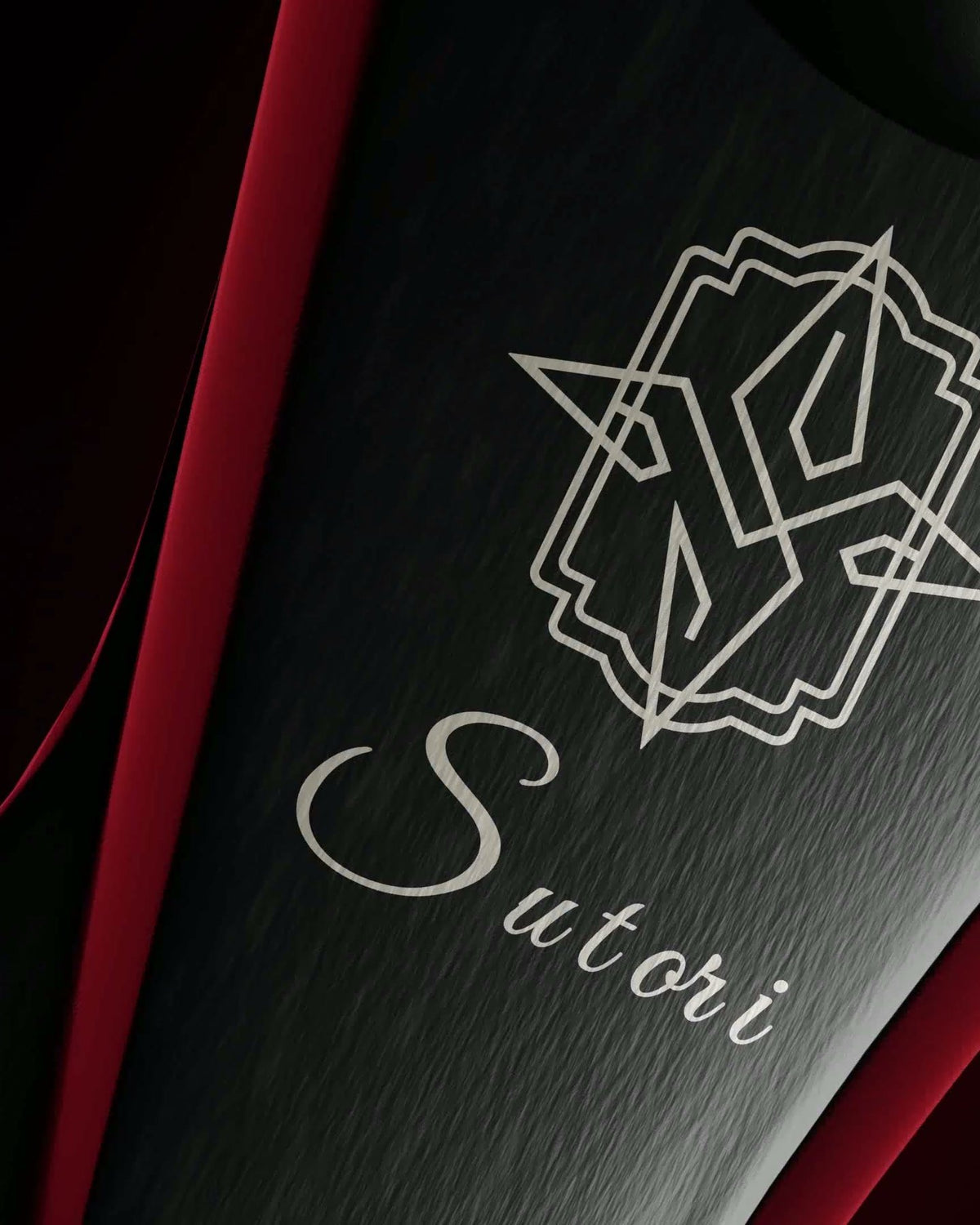 Sutori crest engraved on the Zen 5.5″ blade, render