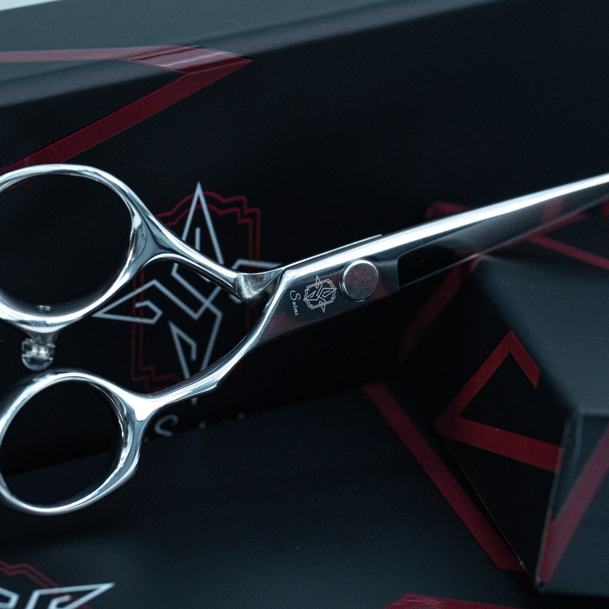 Sutori Shinobi 5.0″ on its box